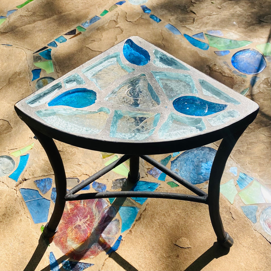 Dalle de Verre stool - 'quarter round' ~ 27cm radius, 50cm high