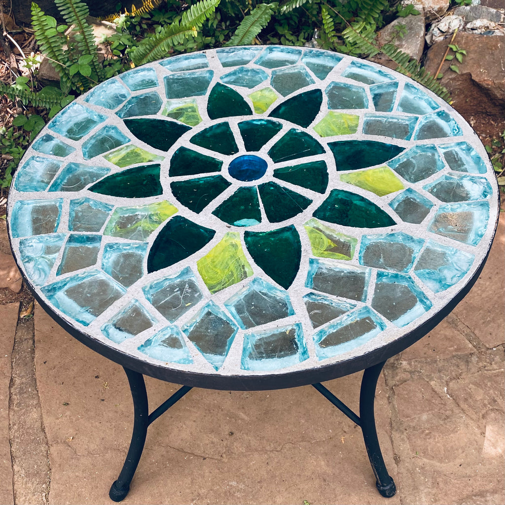 Dalle de Verre coffee table ~ 60cm diameter, 50cm high