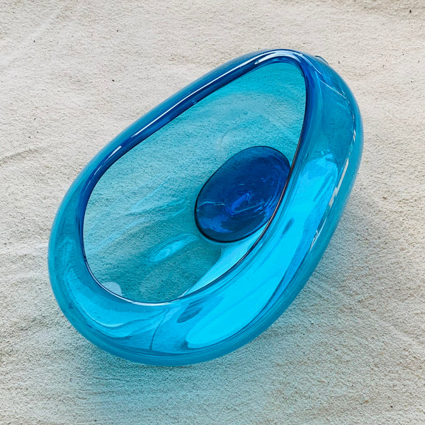Blown glass - bowl ‘ lasanum’ by Emil Kováč