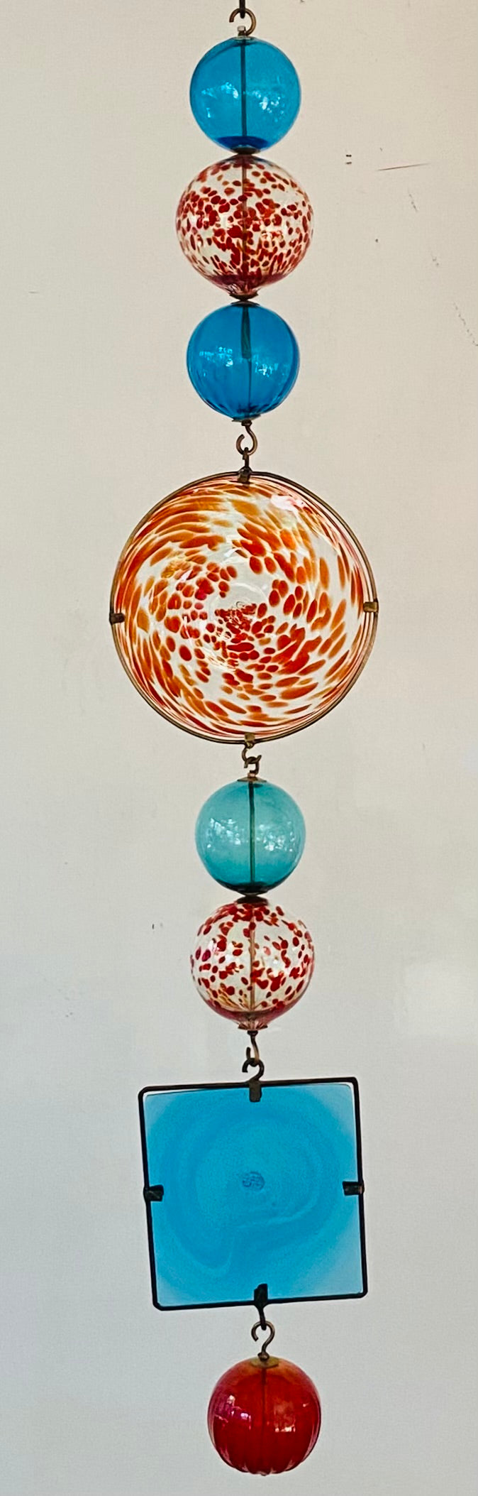 Garden Jewellery - strand of the week 9- 150cm with 50cm dia center piece