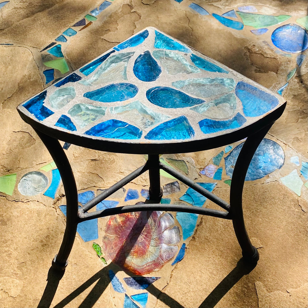 Dalle de Verre stool - 'quarter round' ~ 27cm radius, 50cm high