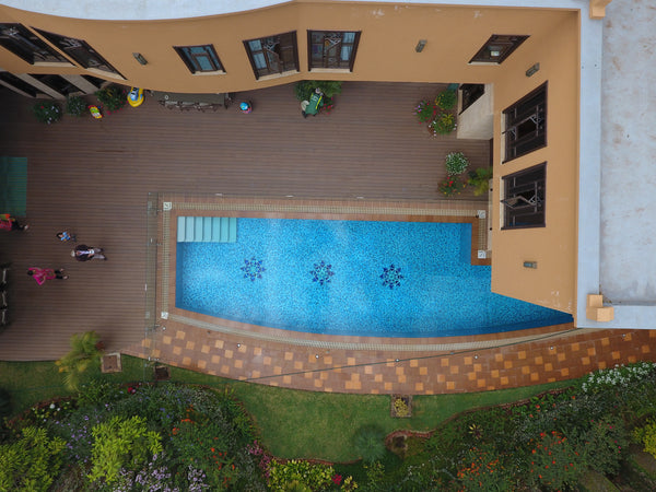 Dalle de Verre 'Starry' pool inserts